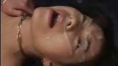 Mẹ núm đen trên lưng cô giáo thảo sex cô giáo thảo